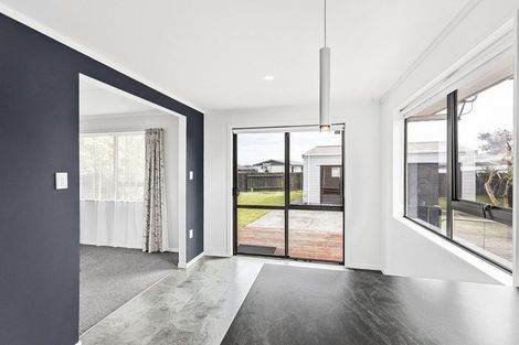 Photo of property in 3 Apollo Parade, Milson, Palmerston North, 4414