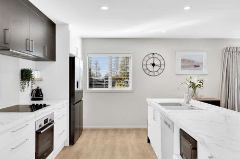 Photo of property in 71 Stratford Drive, Mount Pisa, Cromwell, 9383