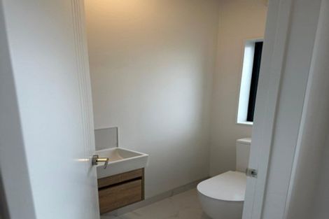 Photo of property in 723a Massey Road, Mangere, Auckland, 2022