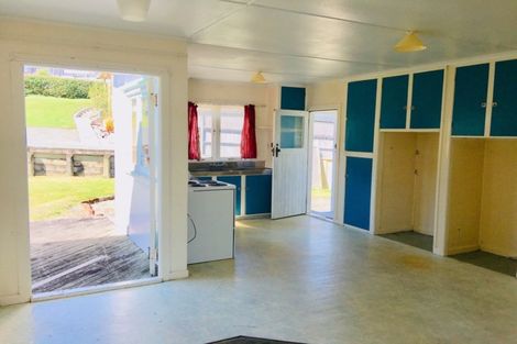 Photo of property in 6 Oxford Street, Whakapirau, Maungaturoto, 0583