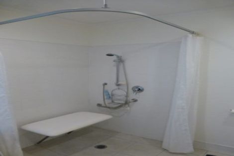 Photo of property in 2 Creamer Avenue, Belmont, Auckland, 0622