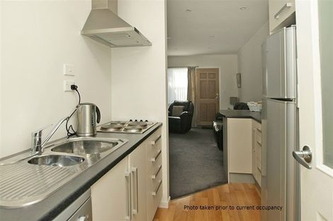 Photo of property in 1/102 Endeavour Street, Lyall Bay, Wellington, 6022