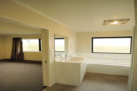 Photo of property in 33 Pakohe Street, Pegasus, 7612