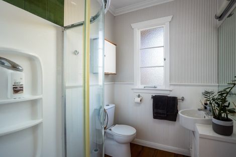 Photo of property in 99 Belt Road, New Plymouth, 4310