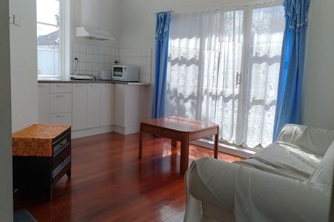 Photo of property in 1 Tyburnia Avenue, Mount Albert, Auckland, 1025