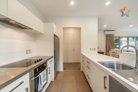 Photo of property in 2 Tiketike Way, Brooklyn, Wellington, 6021