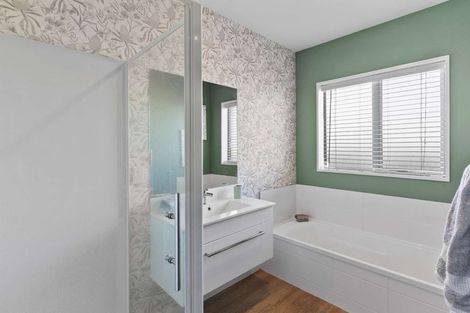 Photo of property in 62 Aroha Street, Pegasus, 7612