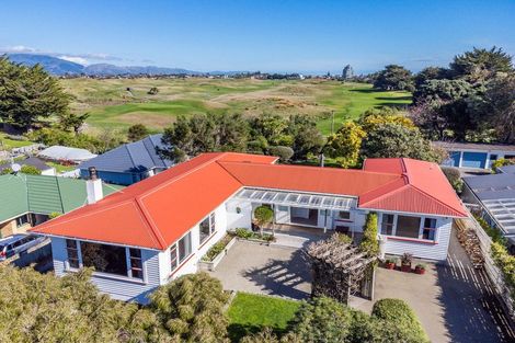 Photo of property in 18 Martin Road, Paraparaumu Beach, Paraparaumu, 5032