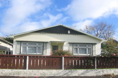 Photo of property in 18 Shamrock Street, Takaro, Palmerston North, 4412