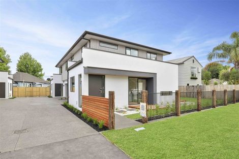 Photo of property in 4/64 Banbury Crescent, Fairfield, Hamilton, 3214