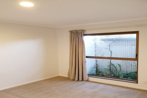 Photo of property in 1/67 Seaview Road, Castor Bay, Auckland, 0620