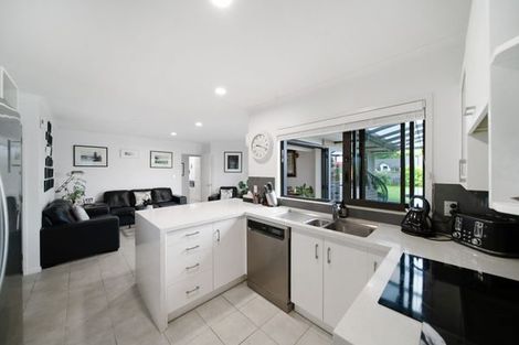 Photo of property in 3 Mull Place, Wattle Downs, Auckland, 2103