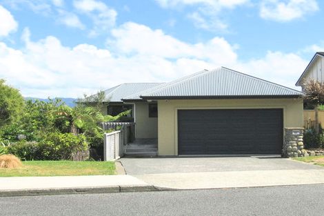 Photo of property in 3 Sunnyview Drive, Brown Owl, Upper Hutt, 5018