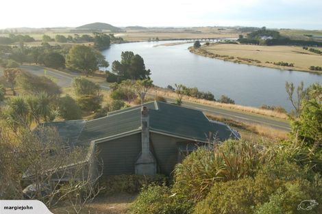 Photo of property in 1 Burnett Street, Kakanui, Oamaru, 9495