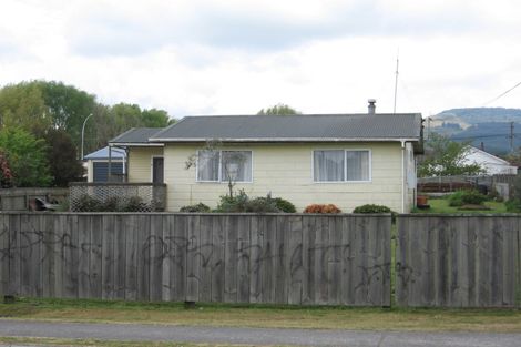Photo of property in 8 Charles Road, Hannahs Bay, Rotorua, 3010