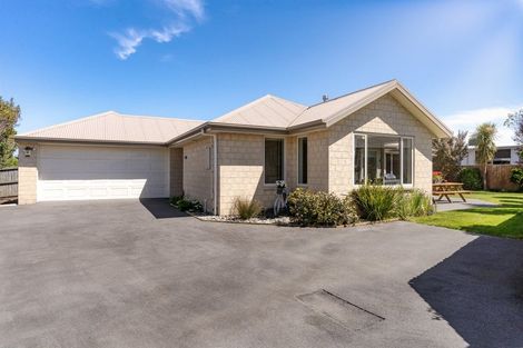 Photo of property in 8 Sienna Court, Aidanfield, Christchurch, 8025
