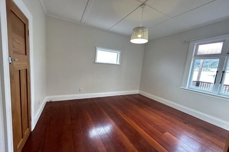 Photo of property in 122 Waiwhetu Road, Waterloo, Lower Hutt, 5011