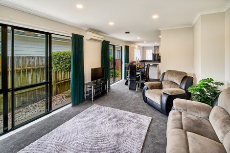 Photo of property in 9b Hinau Street, Tawa, Wellington, 5028