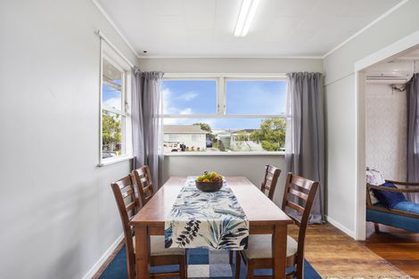 Photo of property in 37 Reelick Avenue, Pakuranga Heights, Auckland, 2010