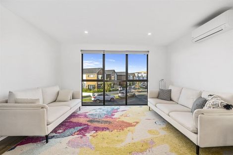 Photo of property in 42 Seafarer Crescent, Stanmore Bay, Whangaparaoa, 0932