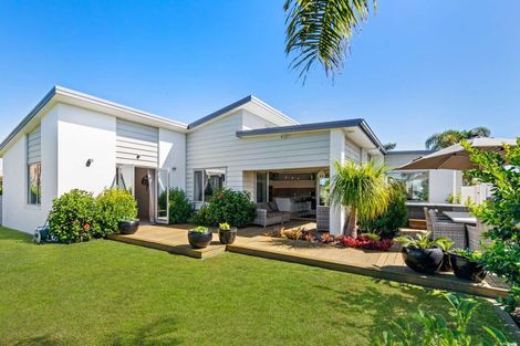 Photo of property in 42 Cassinia Close, Papamoa Beach, Papamoa, 3118