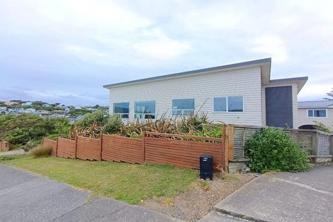 Photo of property in 17 Terrace Road, Titahi Bay, Porirua, 5022