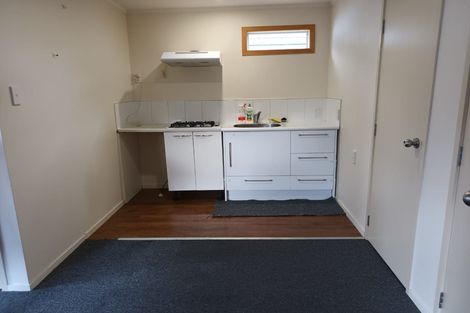 Photo of property in 82 Kelman Road, Kelston, Auckland, 0602