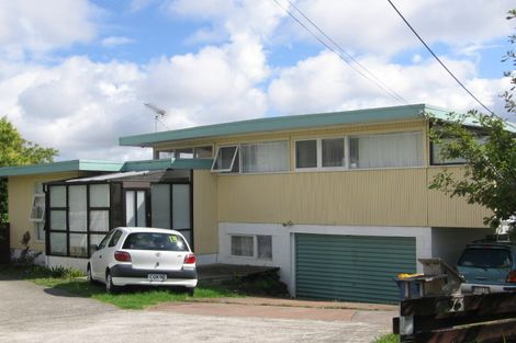 Photo of property in 796 East Coast Road, Oteha, Auckland, 0630