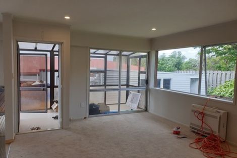 Photo of property in 2/7 Ian Place, Glendene, Auckland, 0602