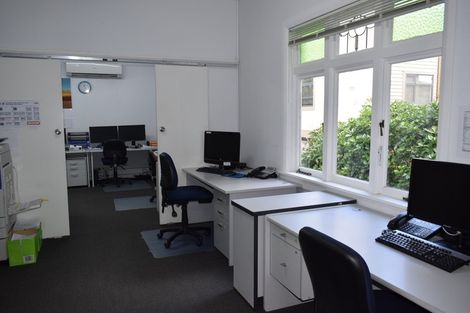 Photo of property in 57 Omahu Road, Greenlane, Auckland, 1051