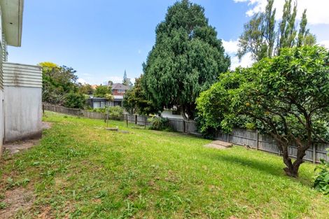 Photo of property in 18 Westmere Crescent, Westmere, Auckland, 1022