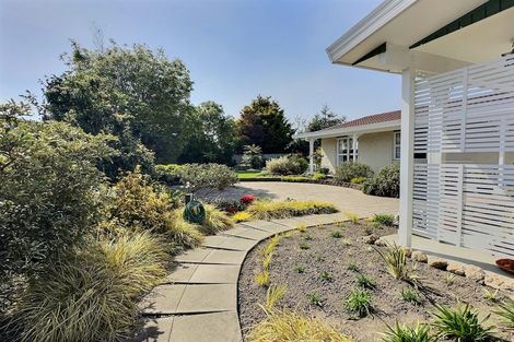 Photo of property in 10 Bassett Place, Taradale, Napier, 4112