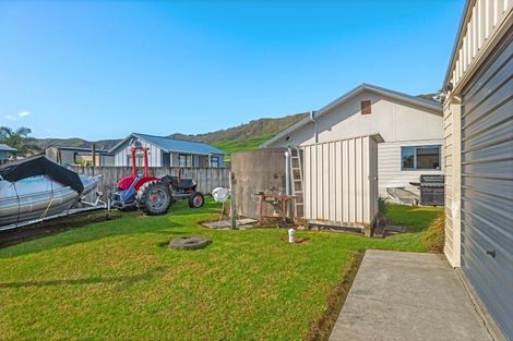 Photo of property in 13 Ratau Street, Mahia, 4198