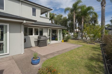 Photo of property in 2 Riviera Court, Papamoa Beach, Papamoa, 3118