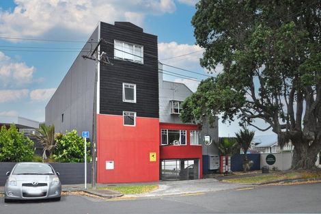 Photo of property in 7/2 Atarangi Road, Greenlane, Auckland, 1051