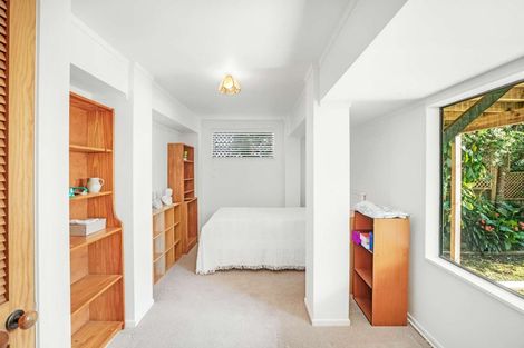 Photo of property in 42 John Dee Crescent, Red Beach, 0932