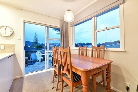 Photo of property in 39 Alice Avenue, Orewa, 0931
