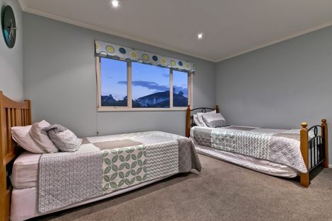 Photo of property in 12 Thomas Hunter Lane, Greenhithe, Auckland, 0632