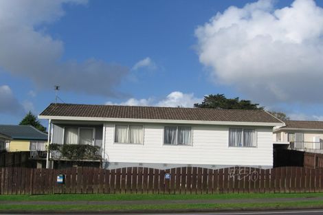 Photo of property in 2/203 Waitemata Drive, Ranui, Auckland, 0612
