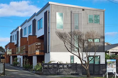 Photo of property in 28e Walker Road, Point Chevalier, Auckland, 1022