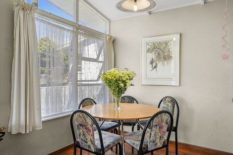 Photo of property in 68 Divich Avenue, Te Atatu South, Auckland, 0610