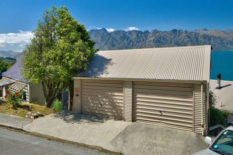 Photo of property in 10a Caples Place, Fernhill, Queenstown, 9300