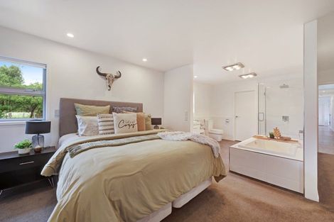 Photo of property in 51 Waikawa Beach Road, Manakau, Levin, 5573