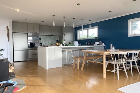 Photo of property in 103 Stanmore Bay Road, Stanmore Bay, Whangaparaoa, 0932