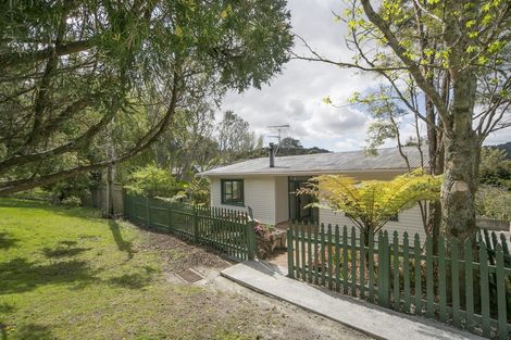 Photo of property in 28 Minnehaha Avenue, Titirangi, Auckland, 0604