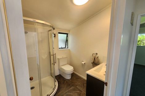 Photo of property in 52 Taipari Road, Te Atatu Peninsula, Auckland, 0610