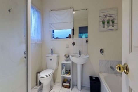 Photo of property in 35 Chamari Close, Titirangi, Auckland, 0604