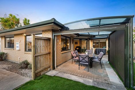 Photo of property in 72a Farquhar Road, Glendene, Auckland, 0602