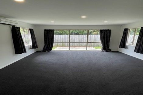 Photo of property in 9 Ashtead Lane, Sockburn, Christchurch, 8042