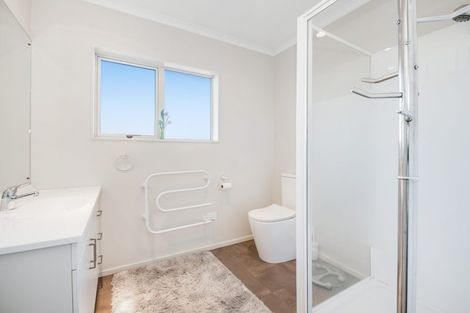 Photo of property in 84 Tauranga Place, Orewa, 0931